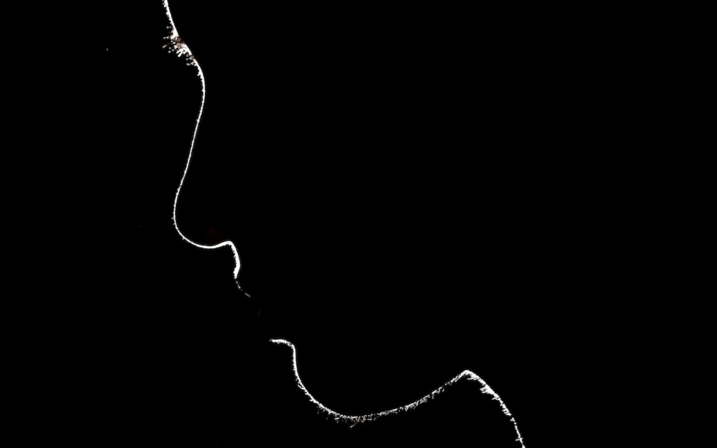 This is the shadowed outlines of a woman's face. This is used to represent Lila in season 2 episode 7 of "My Brilliant Friend".